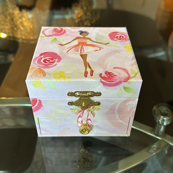 Jewelkeeper Ballerina 🩰 Musical Jewelry Box - Picture 4 of 10